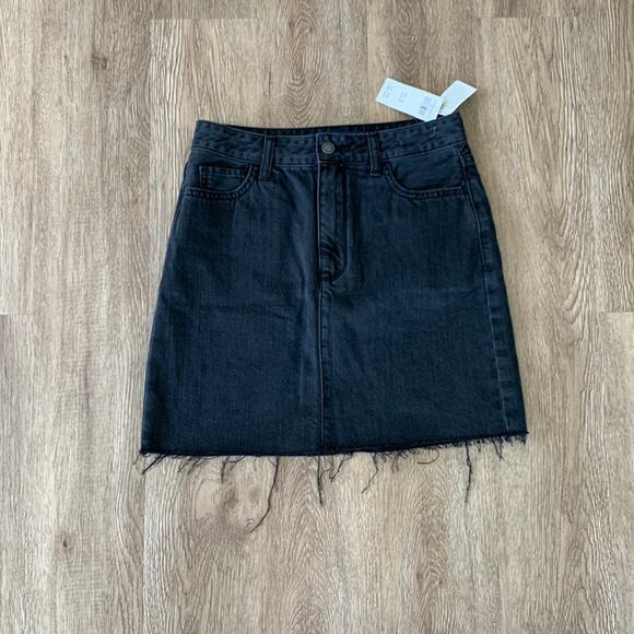 NWT Hollister Ultra High Rise Black Jean Skirt - Picture 1 of 5